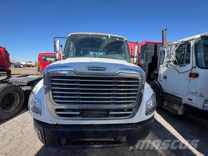 Freightliner M2 Lanový nosič kontejnerů