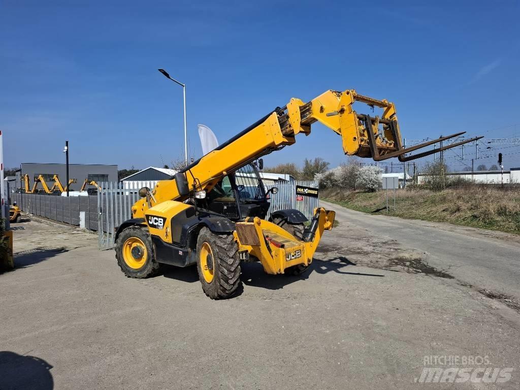 JCB 540-140 Teleskopické manipulátory