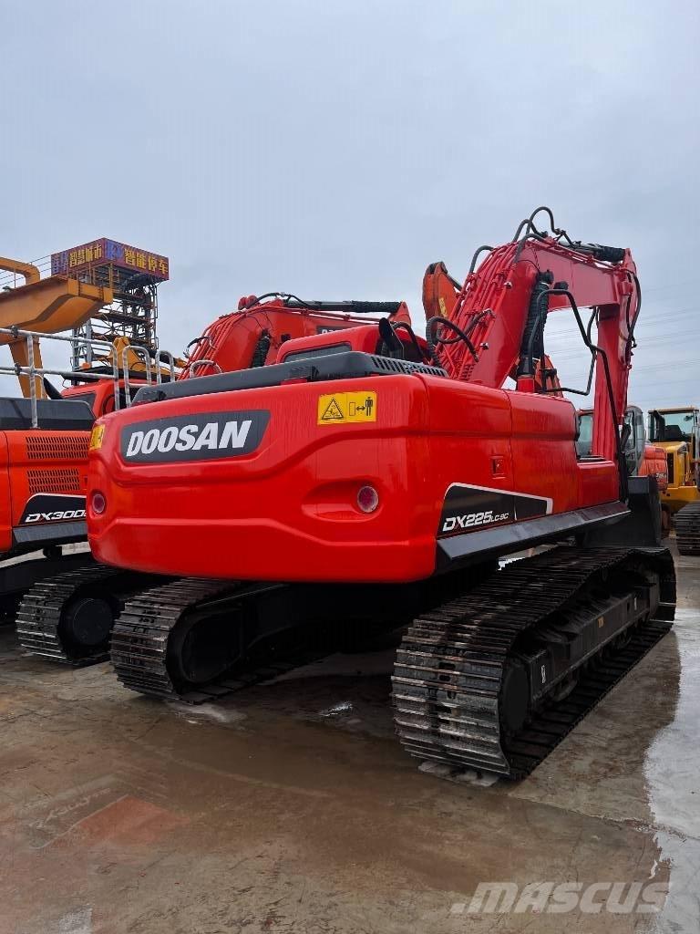 Doosan DX 225 LC-9 Pásová rýpadla