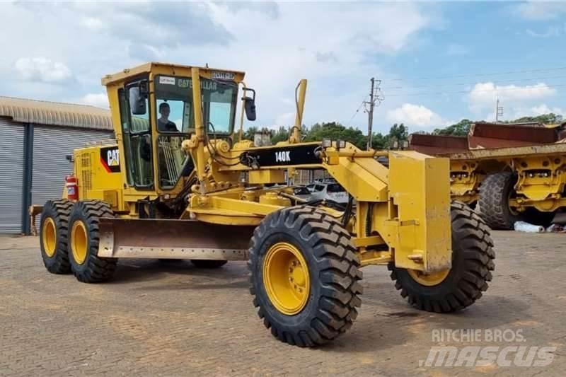 CAT  140K Grejdry