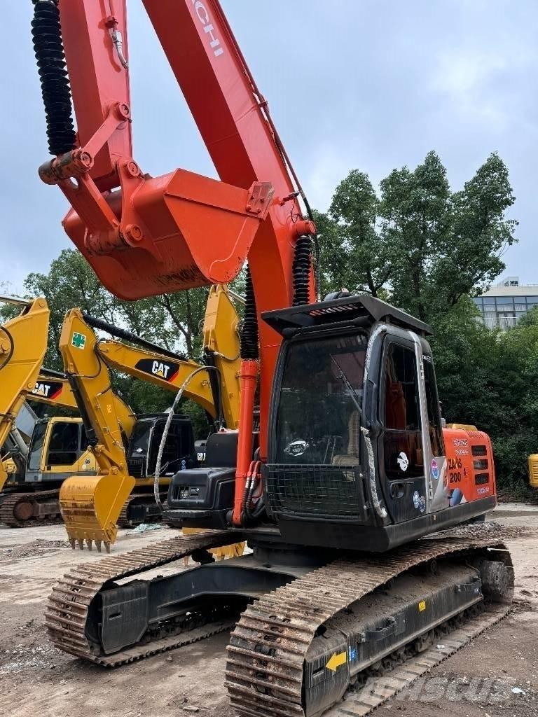 Hitachi ZX 200 Pásová rýpadla