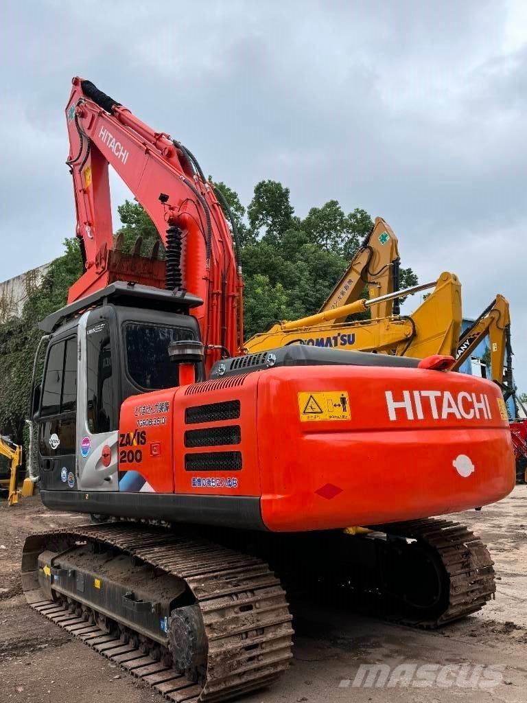 Hitachi ZX 200 Pásová rýpadla