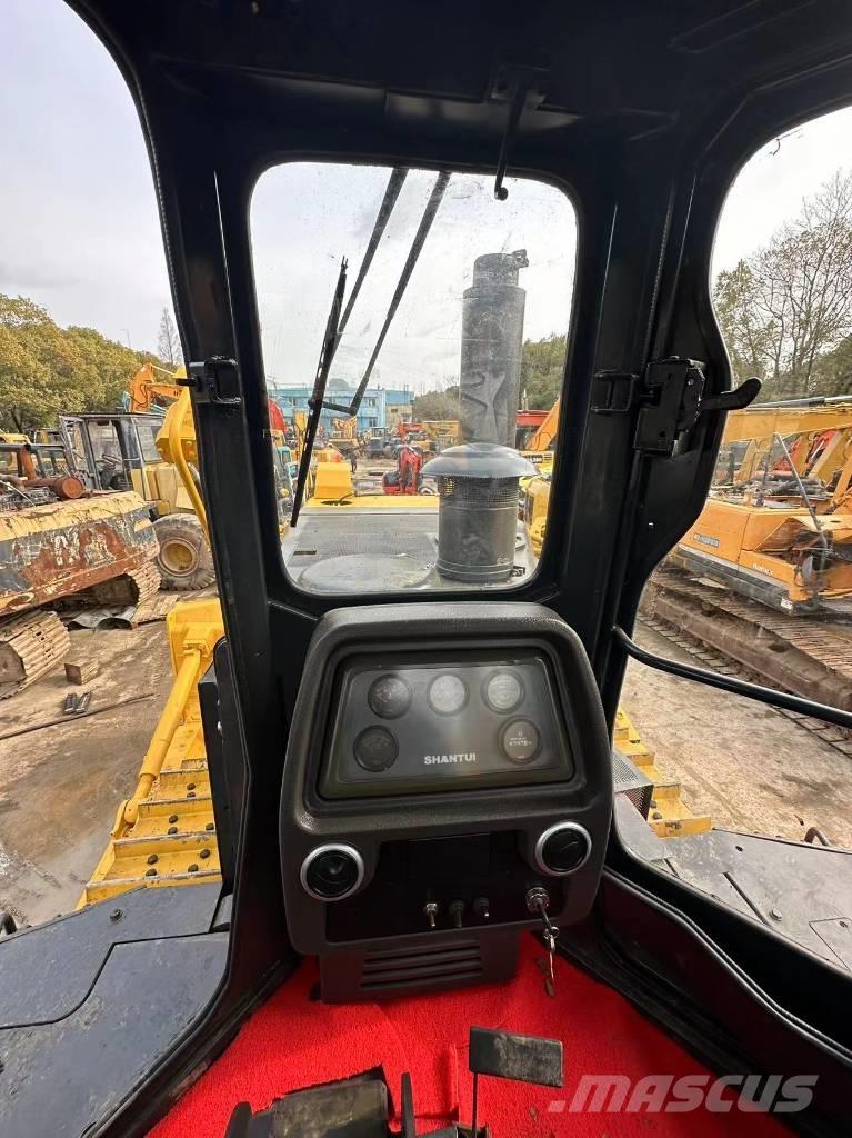 Shantui SD 32 Pásová rýpadla