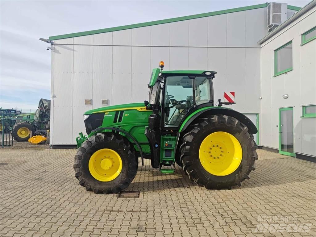 John Deere 6R 250 Traktory