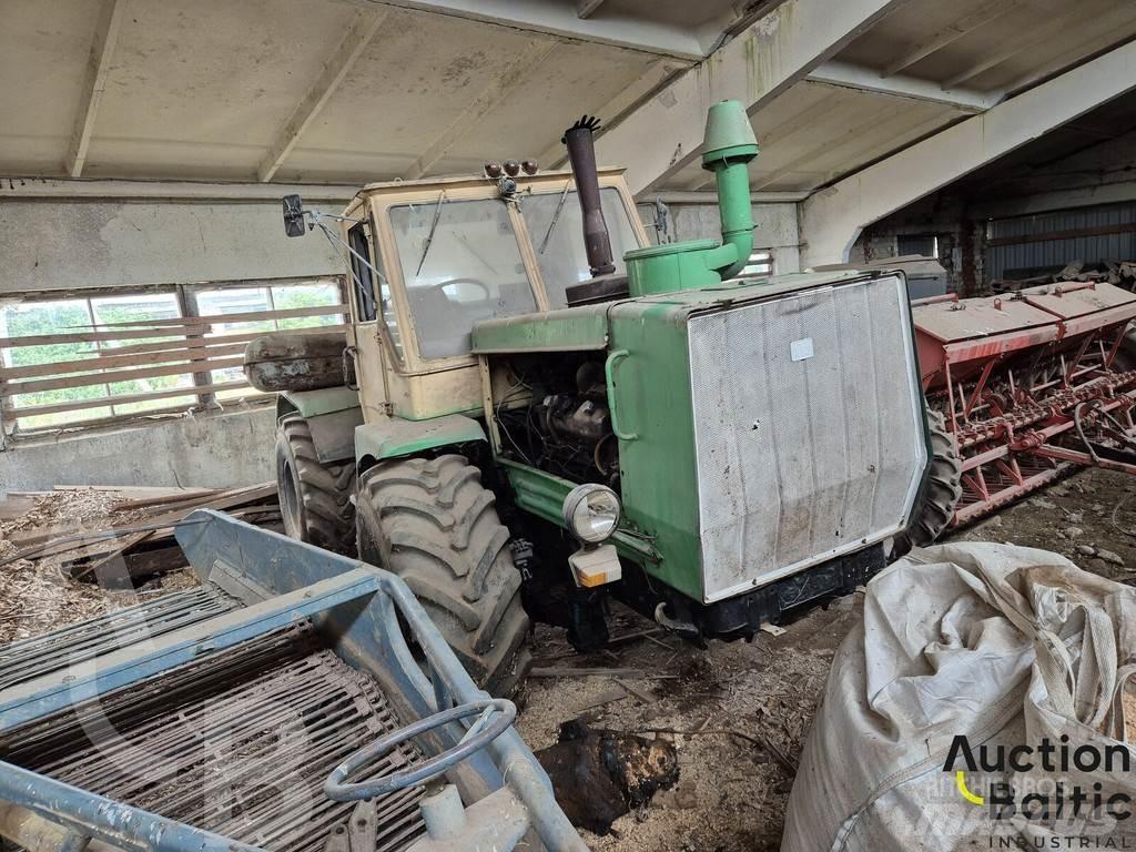 XTZ T-150K Traktory