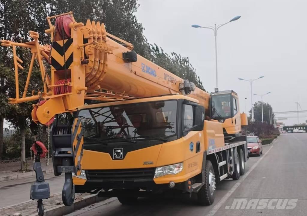 XCMG QY25K5C Univerzální terénní jeřáby
