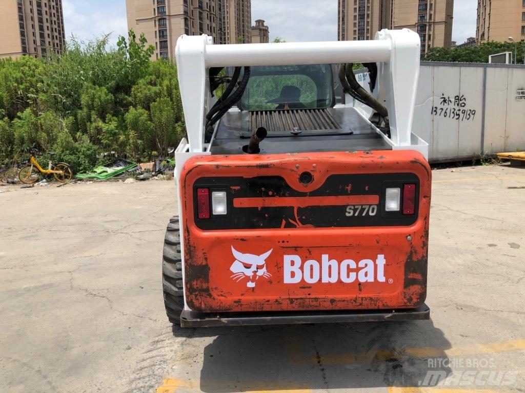 Bobcat S 770 Smykem řízené nakladače