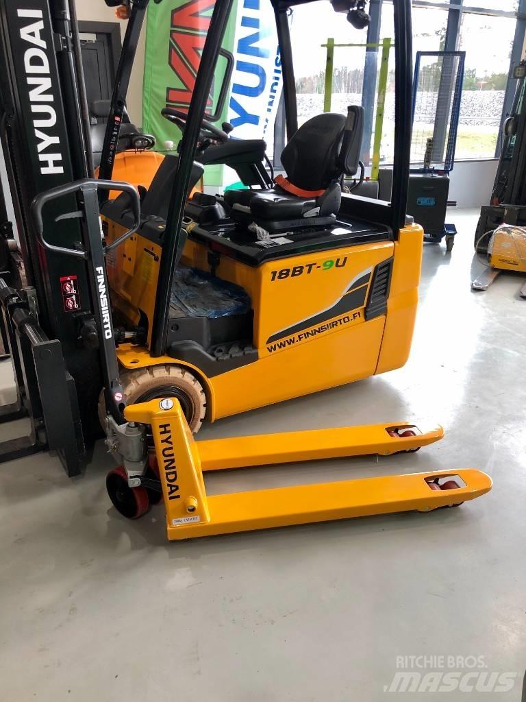 Hyundai 25HP Ruční paletový vozík