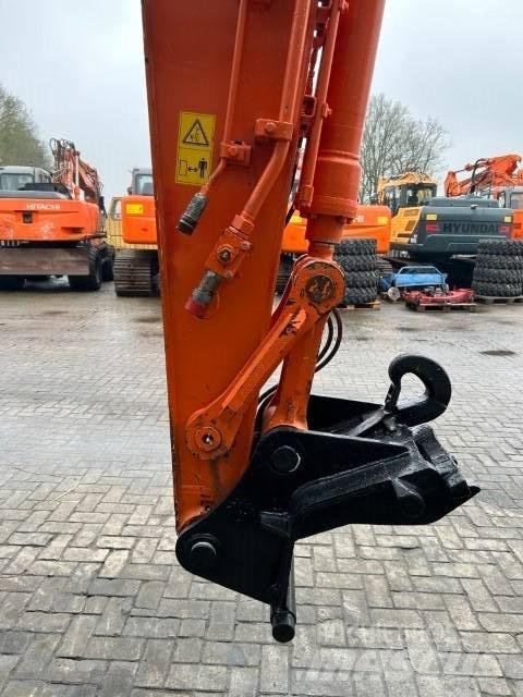 Hitachi ZX140W-5B Kolová rýpadla