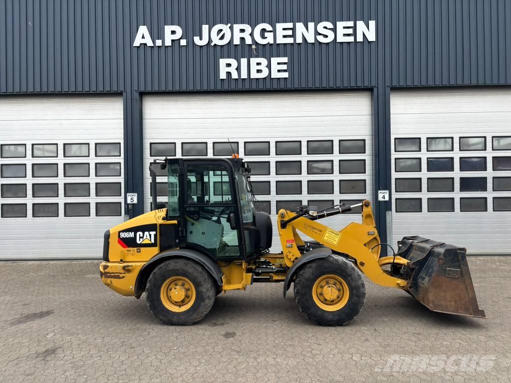 CAT 906 M Kolové nakladače