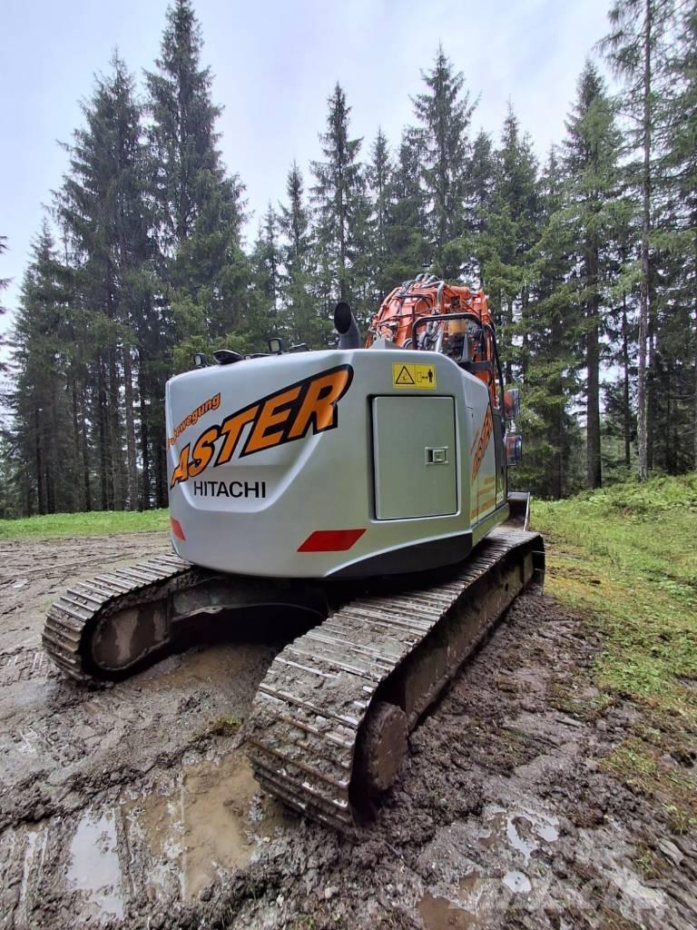 Hitachi ZX 225 US LC Pásová rýpadla