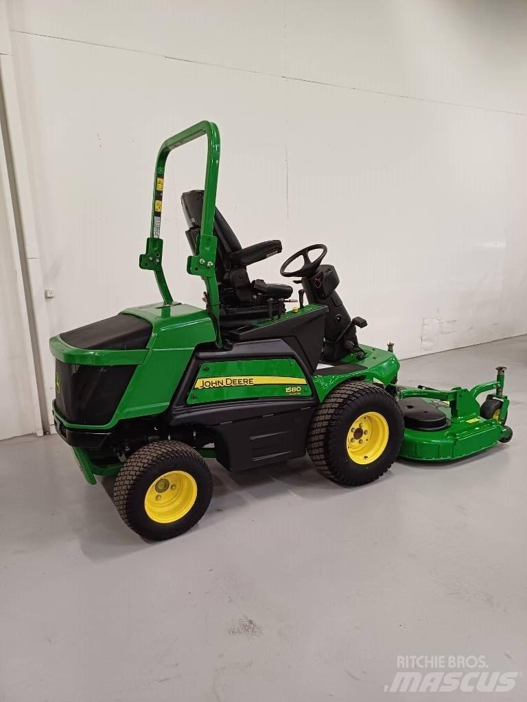 John Deere 1580 Samojízdné sekačky