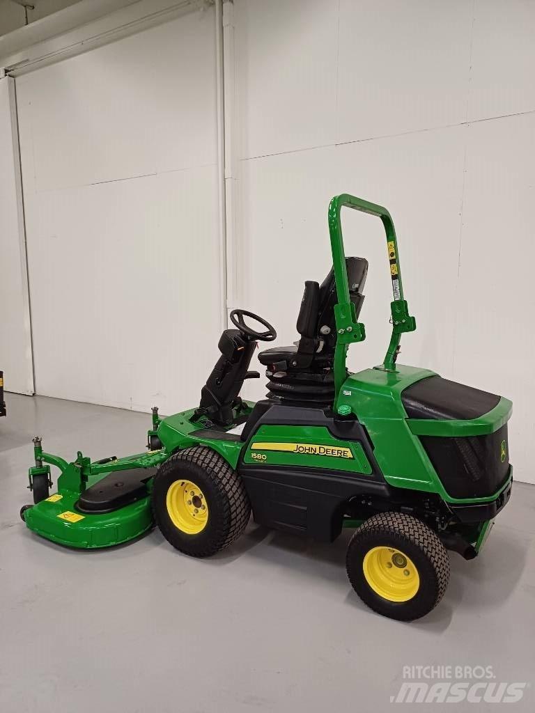 John Deere 1580 Samojízdné sekačky