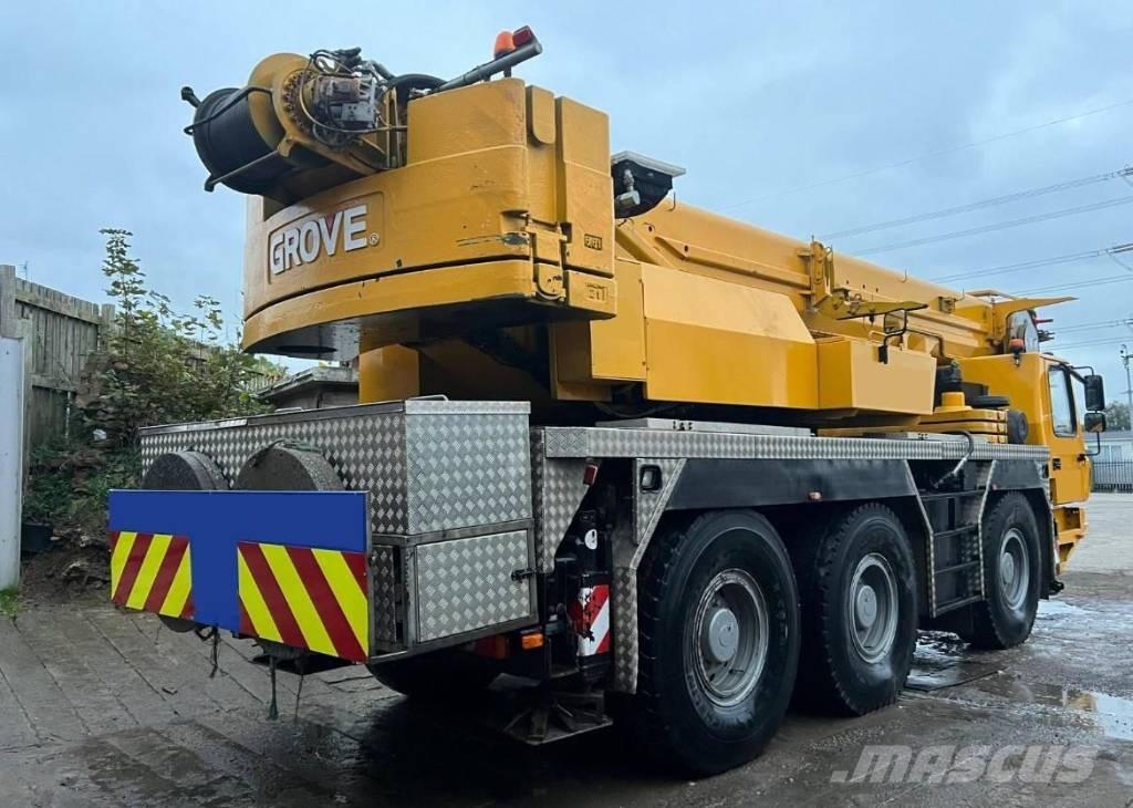Grove GMK 3055 Univerzální terénní jeřáby