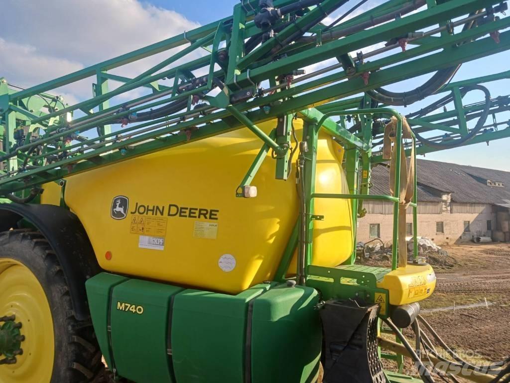 John Deere 740 Tažené postřikovače