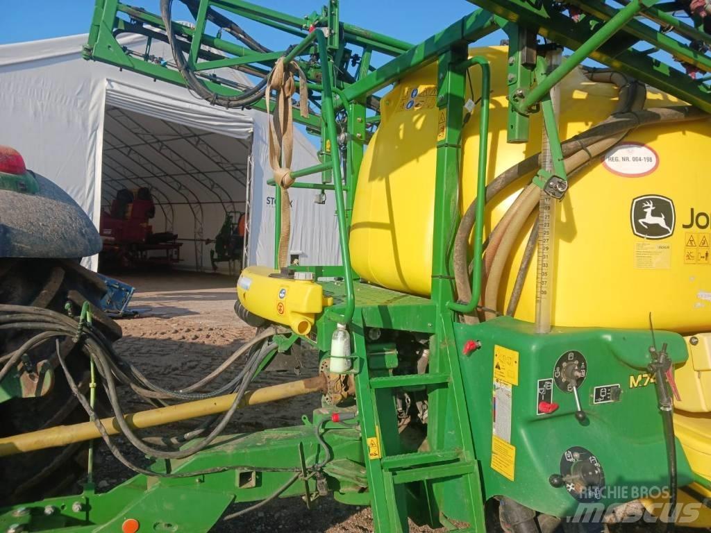 John Deere 740 Tažené postřikovače