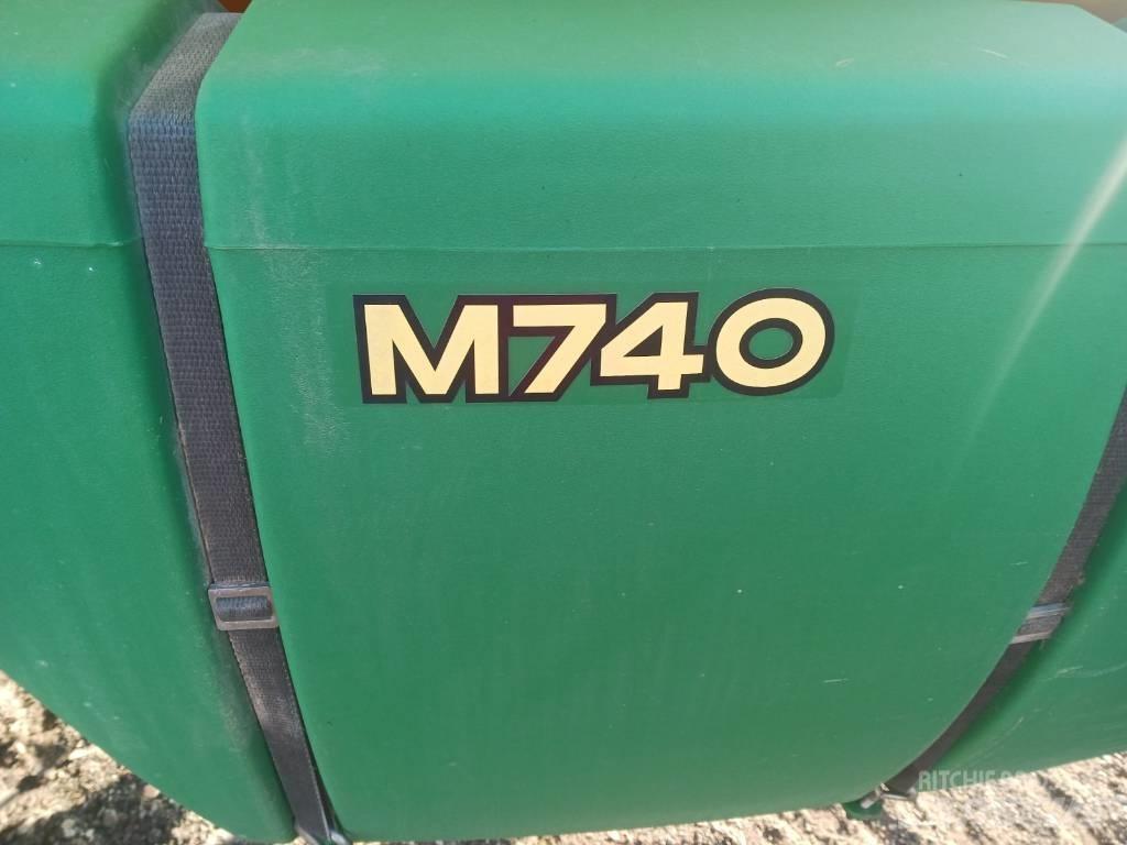 John Deere 740 Tažené postřikovače