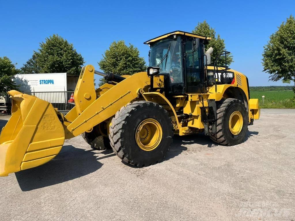 CAT 950M Kolové nakladače