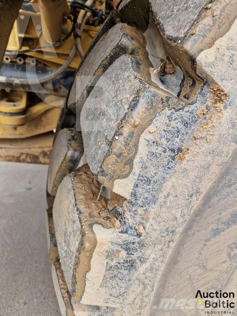 CAT 735C Kloubové dempry