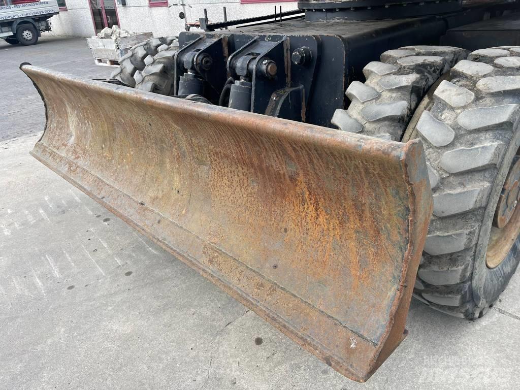 JCB JS 145 W Kolová rýpadla