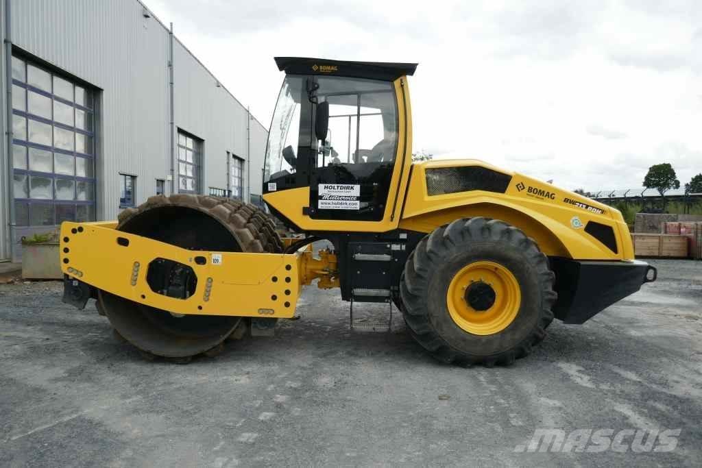 Bomag BW 213 PDH-5 Půdní kompaktory