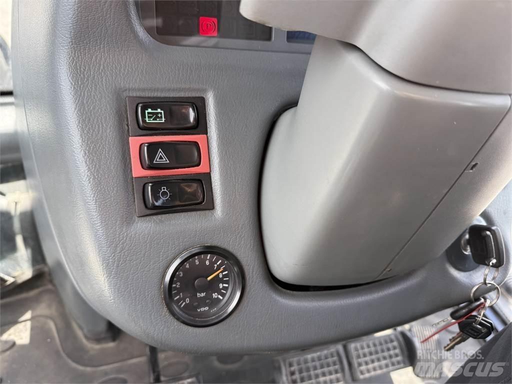 Valtra T203 Traktory