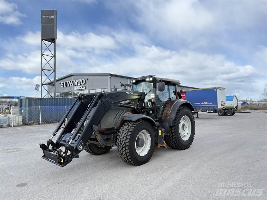 Valtra T203 Traktory
