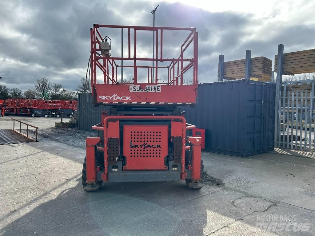 SkyJack SJ 8841 RT Nůžková zvedací plošina