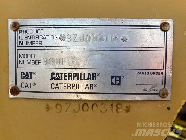 CAT 960F Kolové nakladače