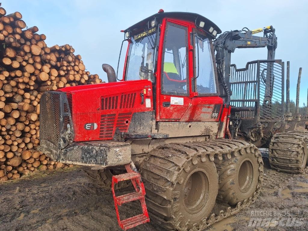 Komatsu 835 Vyvážecí traktory