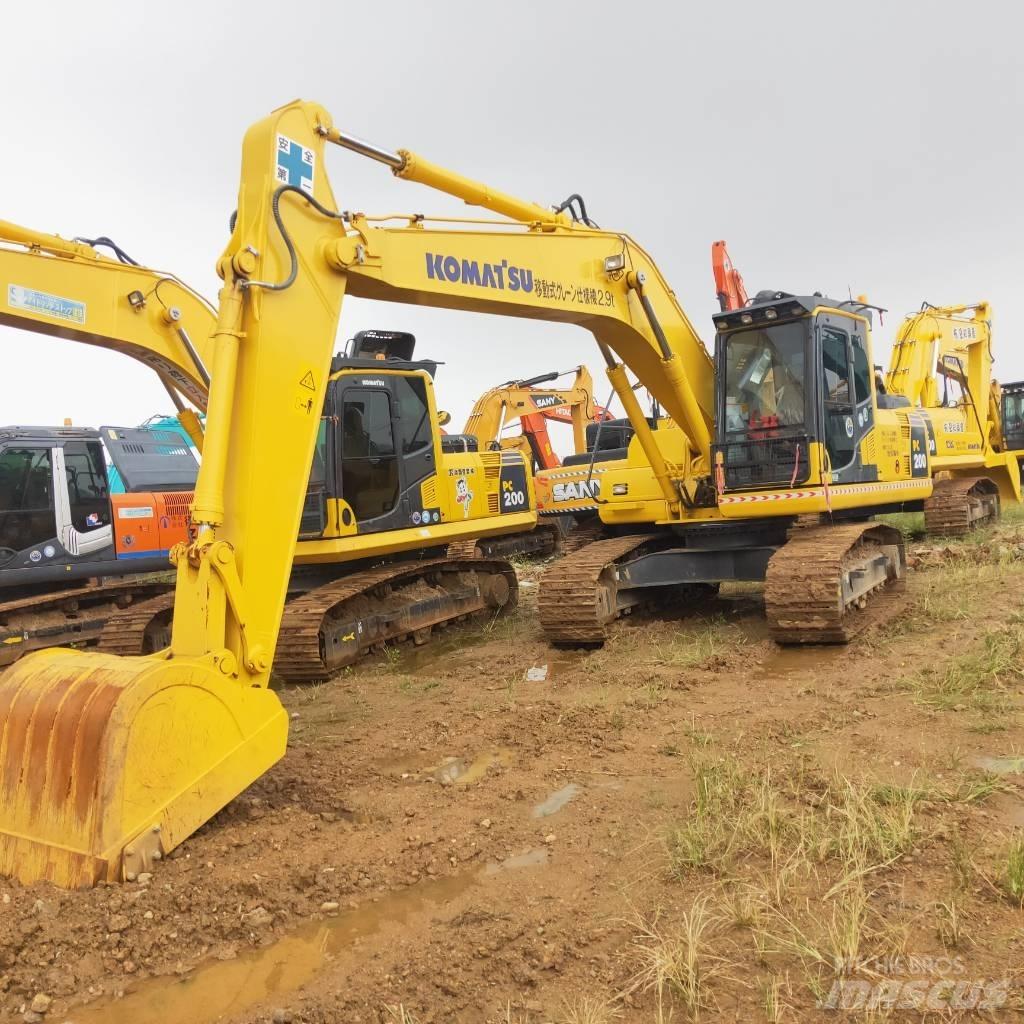 Komatsu PC200-8 Pásová rýpadla