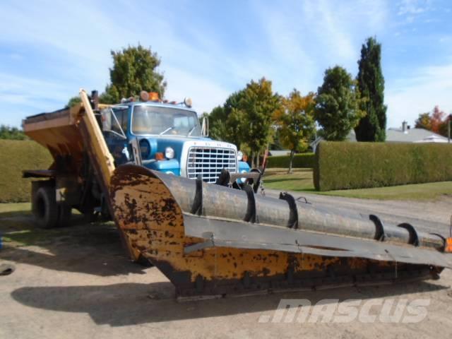 Ford LTL 9000 Sněžné pluhy, přední sněhové radlice