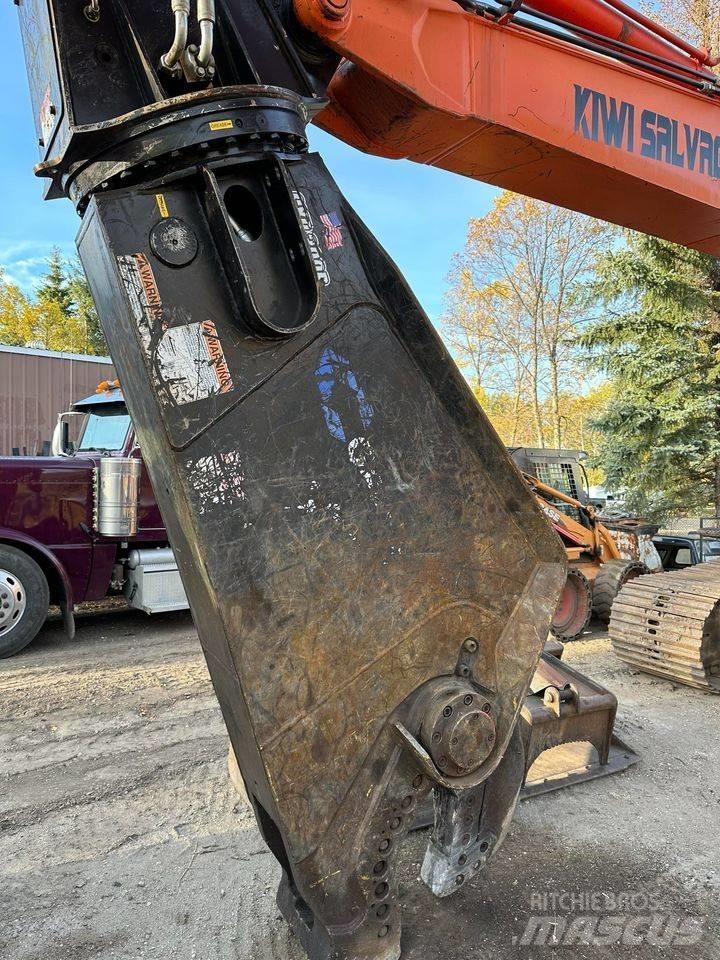 Hitachi EX 200 Demoliční rýpadla