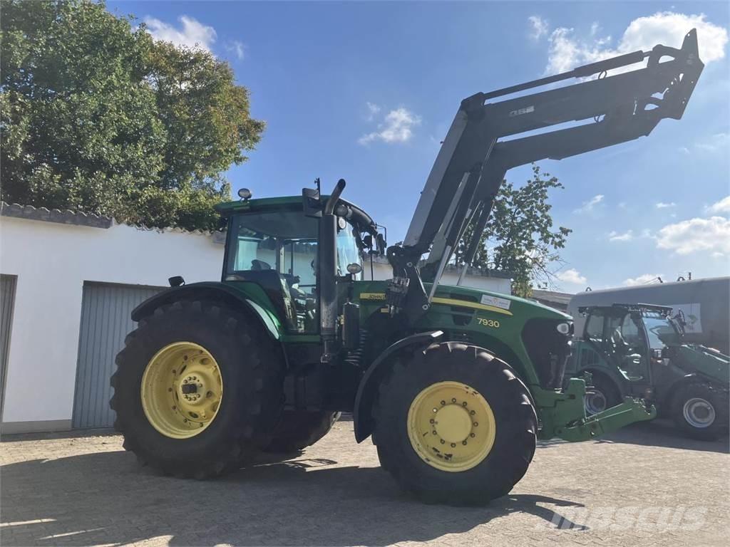 John Deere 7930 Traktory