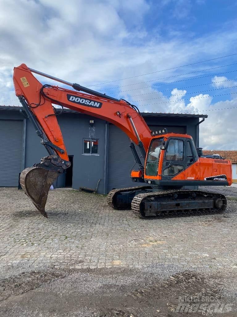 Doosan DX 220 NLC Pásová rýpadla