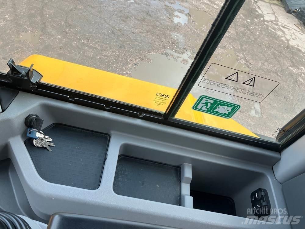 JCB 411 Kolové nakladače