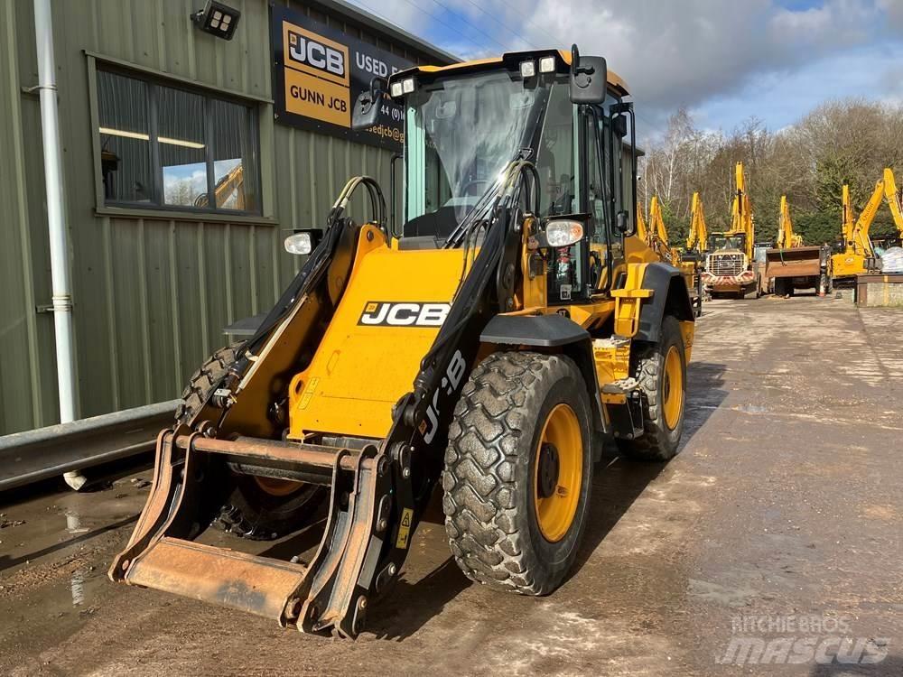JCB 411 Kolové nakladače