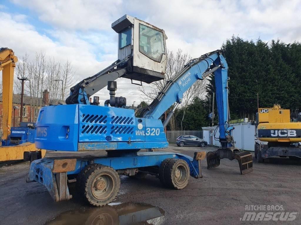 Fuchs MHL 320 Stroje pro manipulaci s odpadem