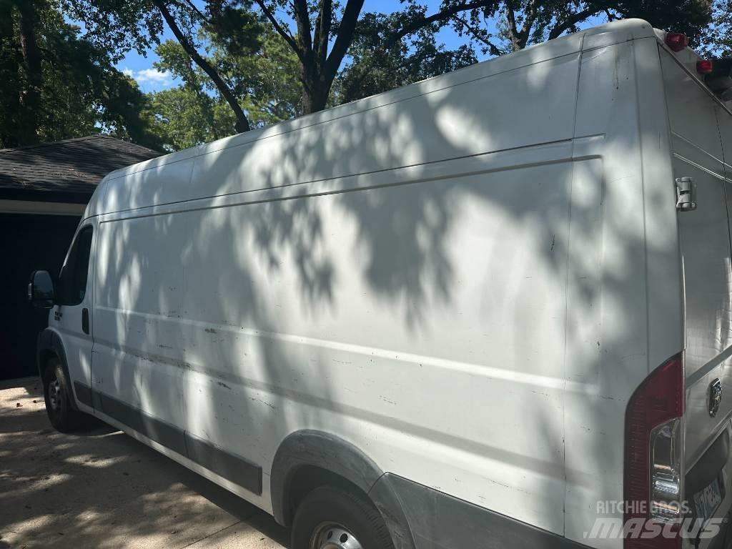 Dodge promaster Skříňová nástavba