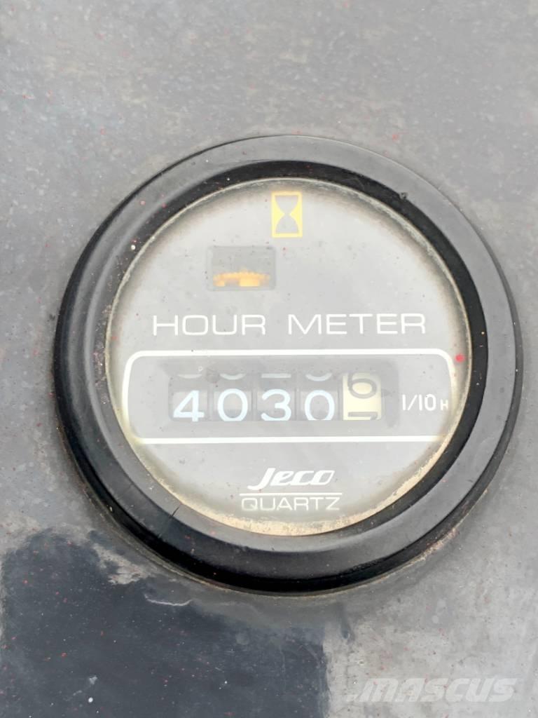 Unic URW 376 Minijeřáby