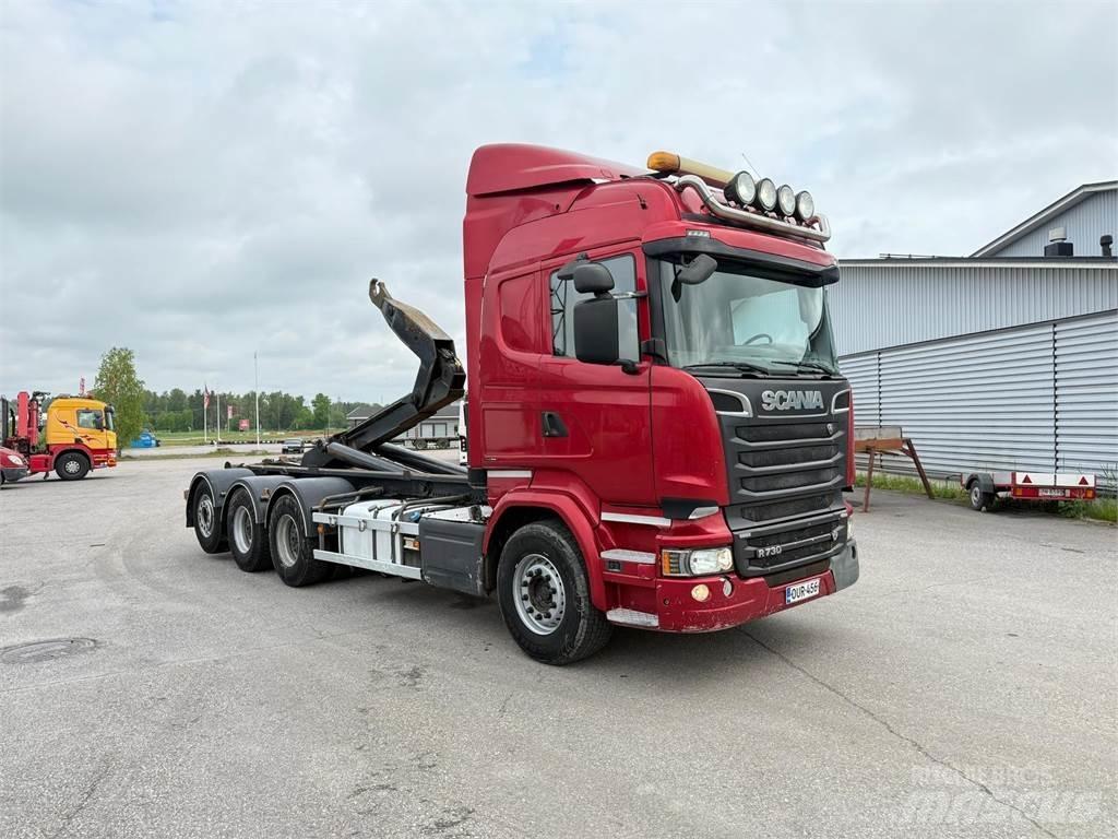 Scania R730 8x4 Hákový nosič kontejnerů