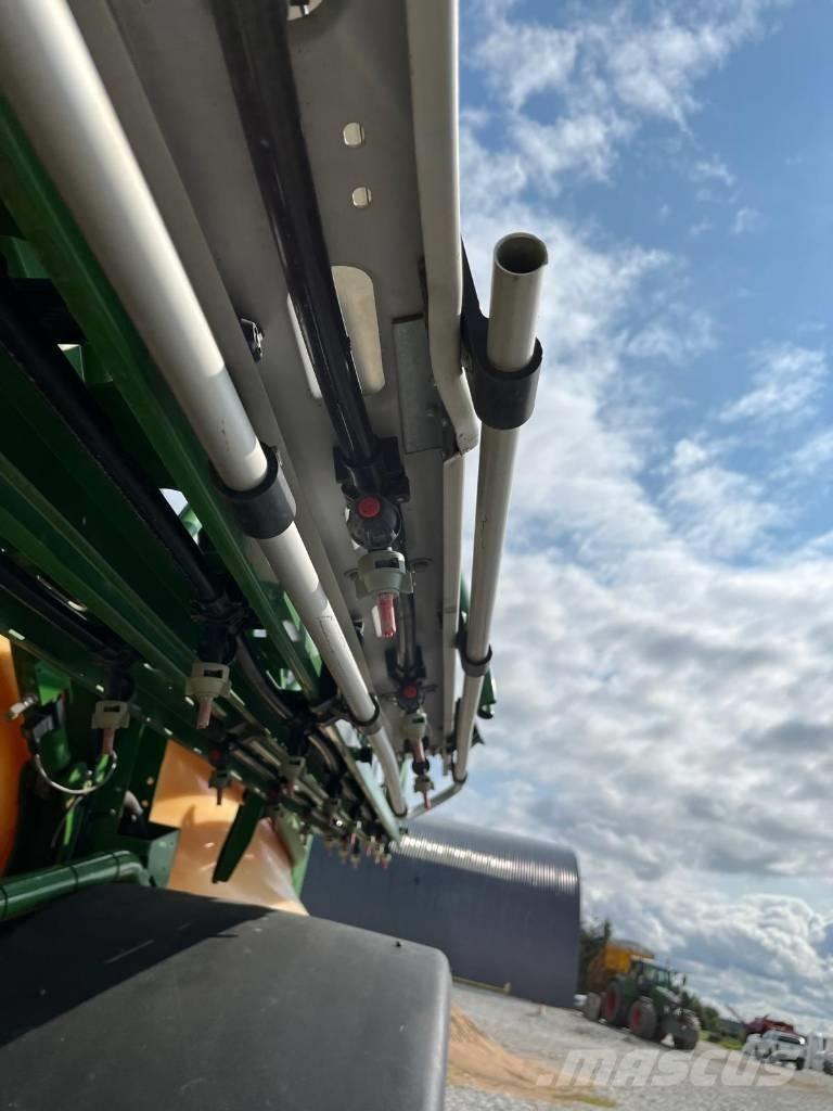 Amazone UX 4200 Tažené postřikovače