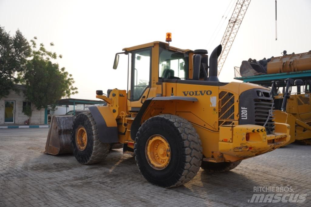 Volvo L 120 F Kolové nakladače