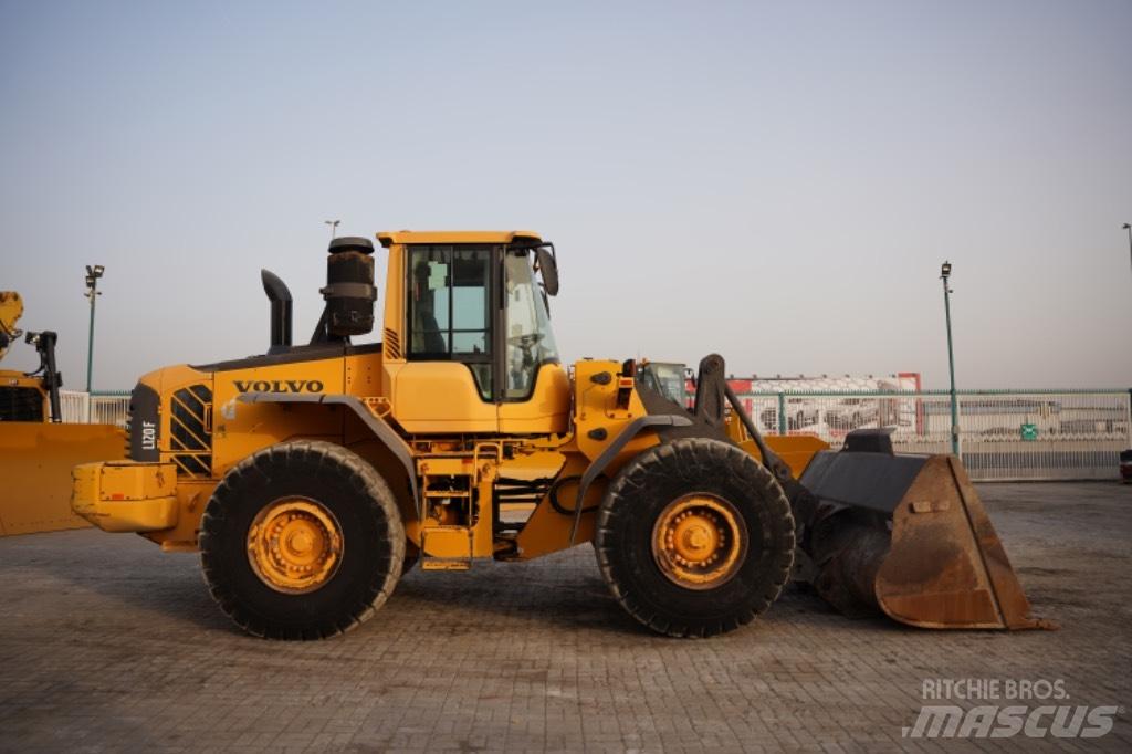 Volvo L 120 F Kolové nakladače