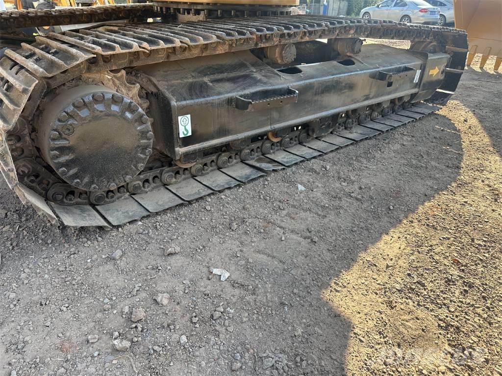 CAT 320BL Pásová rýpadla