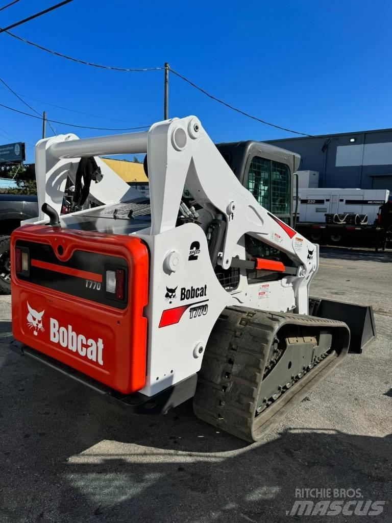 Bobcat T 770 Smykem řízené nakladače