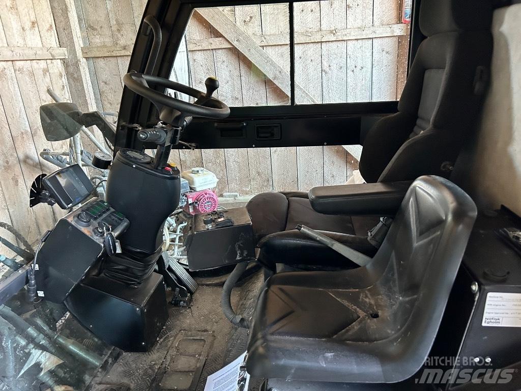 Nilfisk CR3500 Zametací stroje
