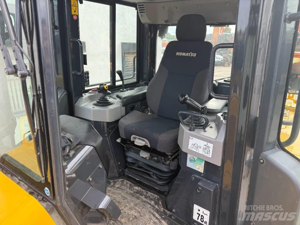 Komatsu D 71P Xi-24 Pásové dozery