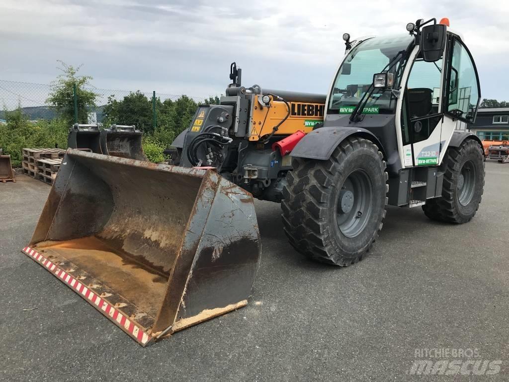 Liebherr T 33-10 s Teleskopické manipulátory