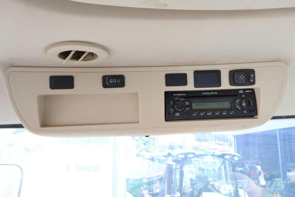 John Deere 8295 R Traktory